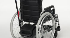 rolstoel met duwondersteuning